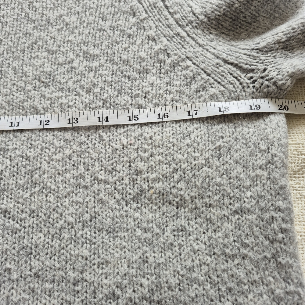 Aritzia Golden By TNA Gray Mockneck Knit Sweater Sz M - Picture 8 of 11